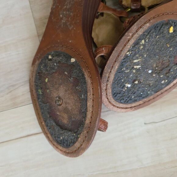 FRYE Avery Toe Ring Boho Leather Sandals Sz 7.5M Ankle Strap Studded Brown Low - Picture 8 of 12